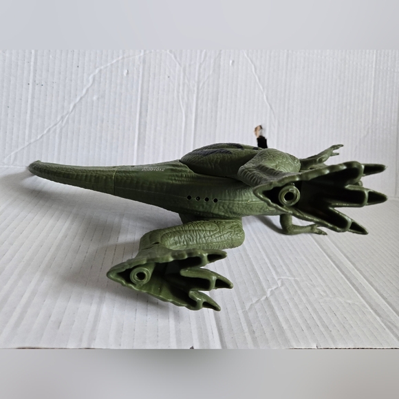 Roaring Tyrannosaurus Rex Red Light Up Eyes Jurassic Park Dinosaur Toy - Picture 4 of 9